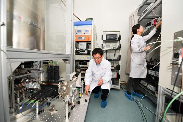 銫原子噴泉鐘實(shí)驗室